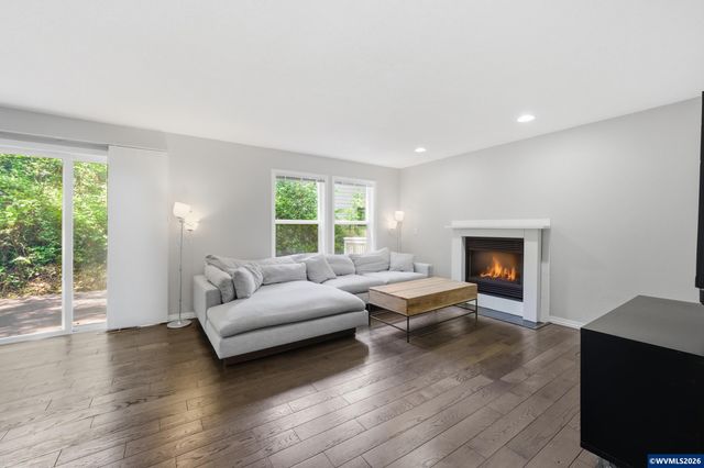 3245 Croisan Creek Rd S, Salem, OR 97302