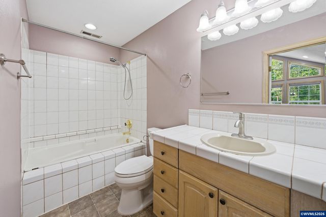 3245 Croisan Creek Rd S, Salem, OR 97302