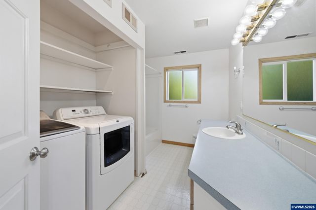 3245 Croisan Creek Rd S, Salem, OR 97302