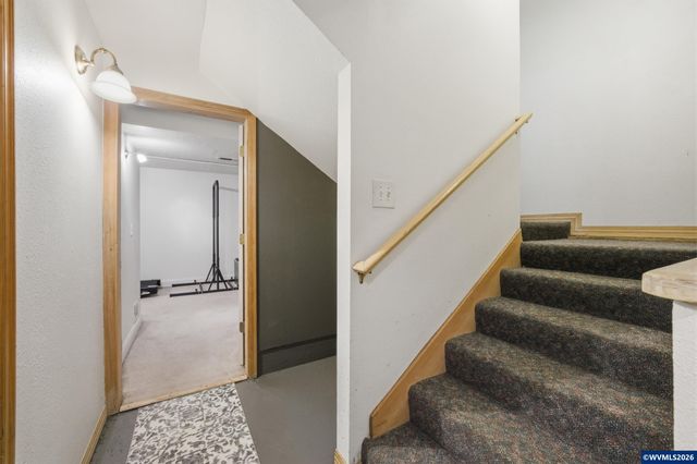 3245 Croisan Creek Rd S, Salem, OR 97302