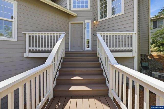 3245 Croisan Creek Rd S, Salem, OR 97302