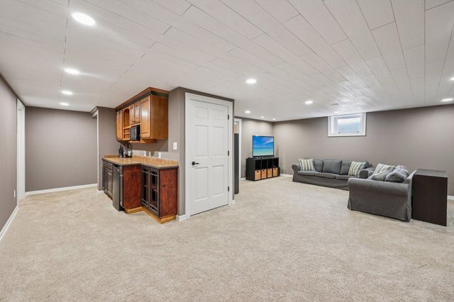 13651 Pineview Lane N, Dayton, MN 55327