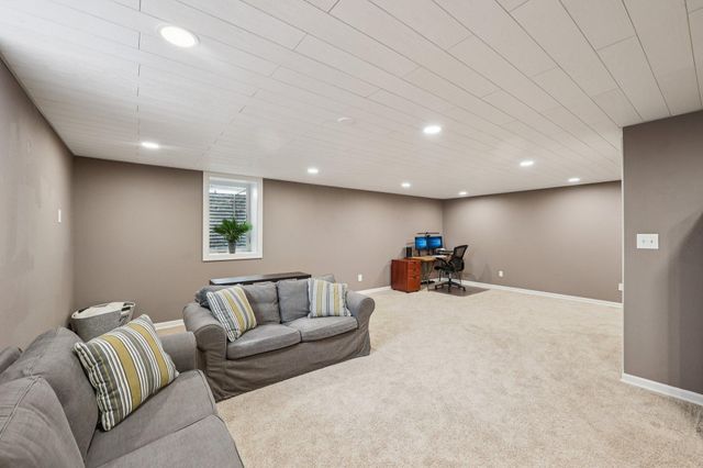 13651 Pineview Lane N, Dayton, MN 55327