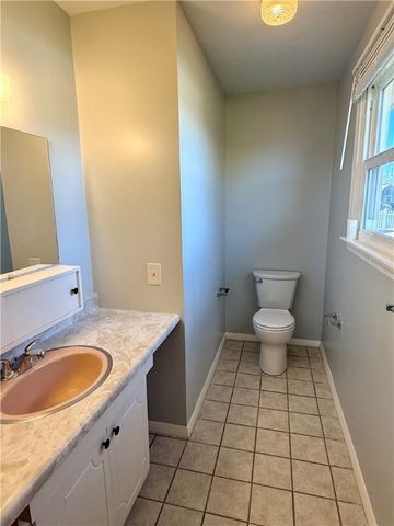 178 Canonchet Drive, Portsmouth, RI 02871