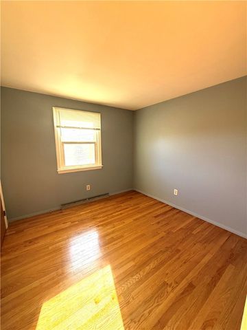 178 Canonchet Drive, Portsmouth, RI 02871