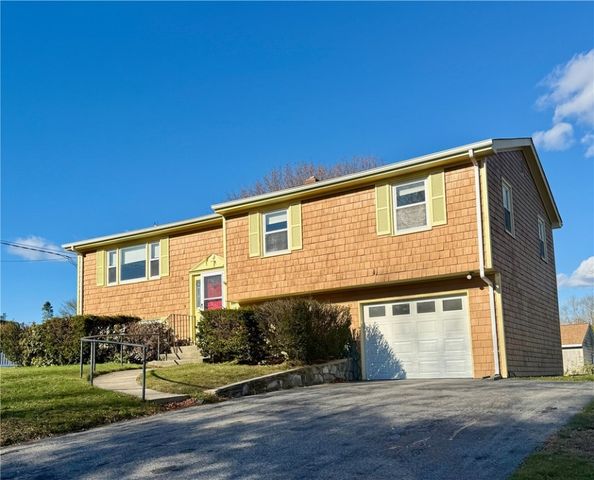 178 Canonchet Drive, Portsmouth, RI 02871
