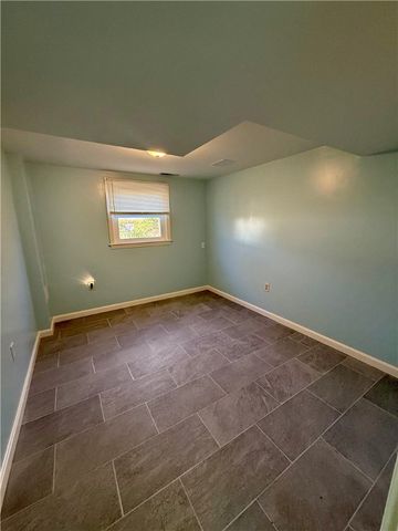 178 Canonchet Drive, Portsmouth, RI 02871