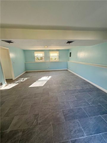 178 Canonchet Drive, Portsmouth, RI 02871