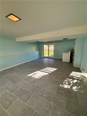 178 Canonchet Drive, Portsmouth, RI 02871