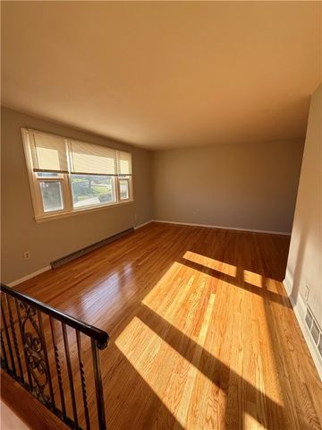 178 Canonchet Drive, Portsmouth, RI 02871