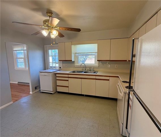 178 Canonchet Drive, Portsmouth, RI 02871