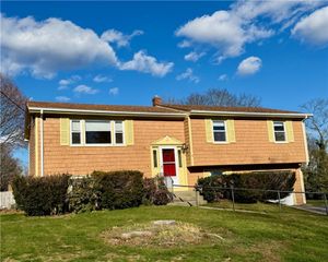 178 Canonchet Drive, Portsmouth, RI 02871