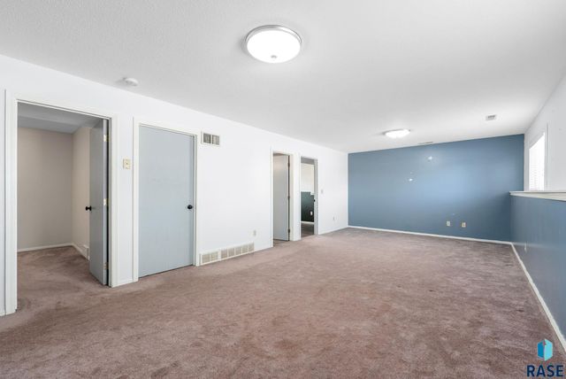 215 Atkins Cir Circle, Tea, SD 57064