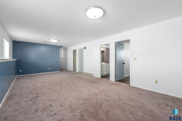 215 Atkins Cir Circle, Tea, SD 57064