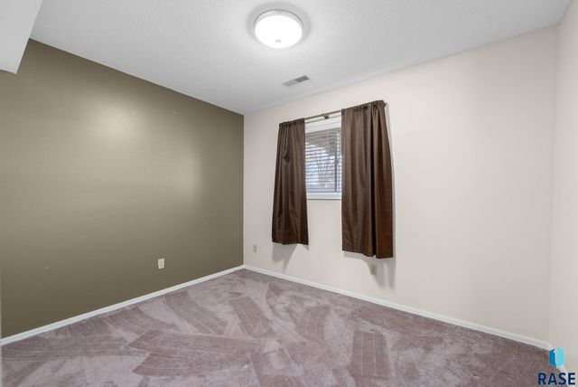 215 Atkins Cir Circle, Tea, SD 57064