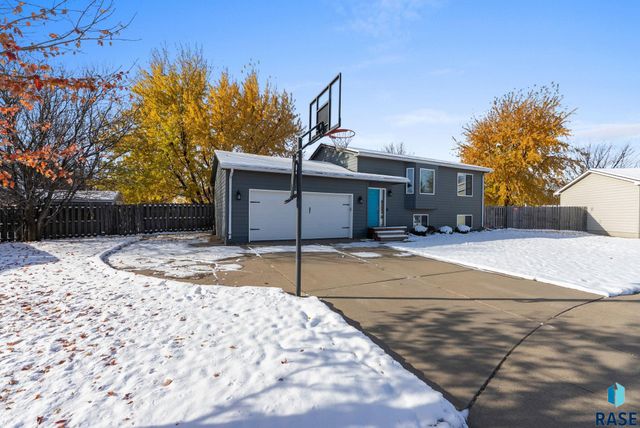 215 Atkins Cir Circle, Tea, SD 57064