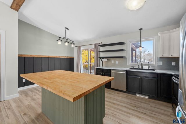 215 Atkins Cir Circle, Tea, SD 57064