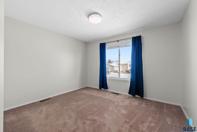 215 Atkins Cir Circle, Tea, SD 57064