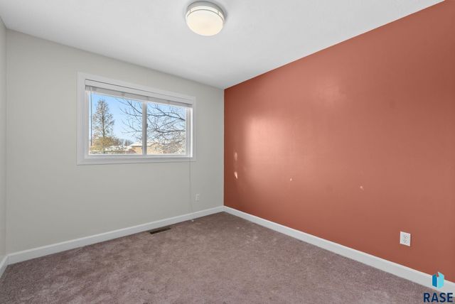 215 Atkins Cir Circle, Tea, SD 57064