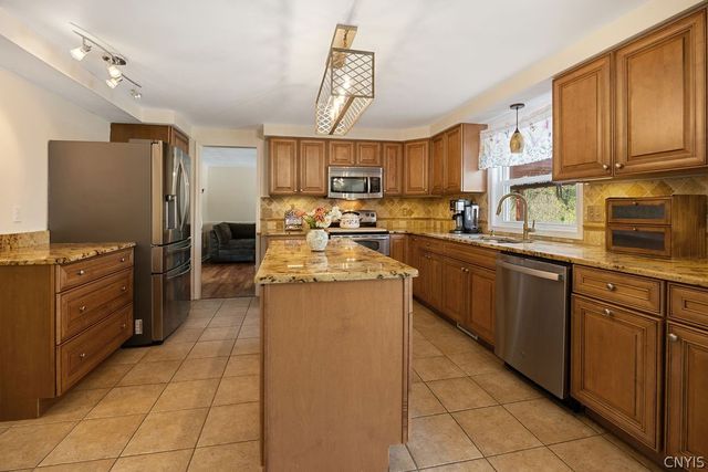 5881 Fieldstone Drive, Cazenovia, NY 13035