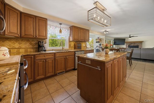 5881 Fieldstone Drive, Cazenovia, NY 13035