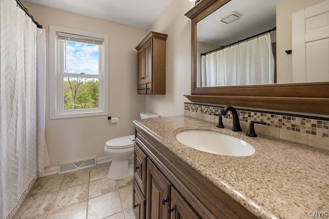 5881 Fieldstone Drive, Cazenovia, NY 13035