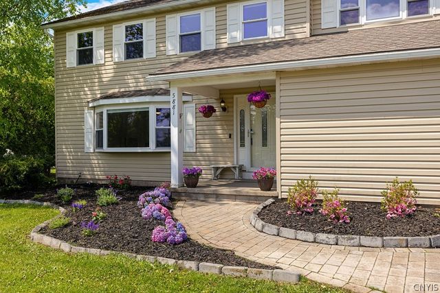 5881 Fieldstone Drive, Cazenovia, NY 13035