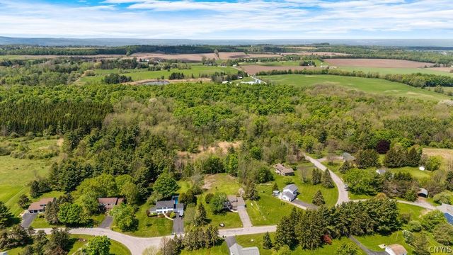 5881 Fieldstone Drive, Cazenovia, NY 13035