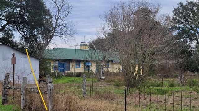 1105 Clipson Road, Eagle Lake, TX 77434