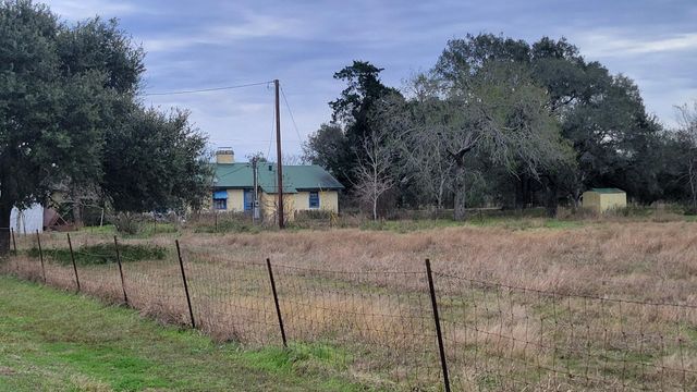 1105 Clipson Road, Eagle Lake, TX 77434