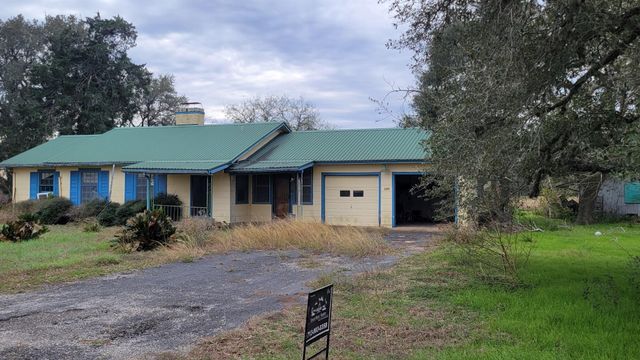 1105 Clipson Road, Eagle Lake, TX 77434