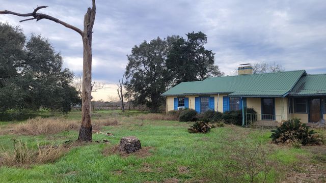 1105 Clipson Road, Eagle Lake, TX 77434