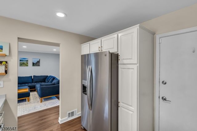 95 Stonehedge Ct, Franklin Twp., NJ 08873