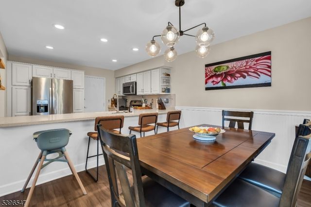 95 Stonehedge Ct, Franklin Twp., NJ 08873