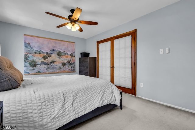 95 Stonehedge Ct, Franklin Twp., NJ 08873