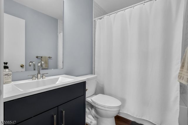 95 Stonehedge Ct, Franklin Twp., NJ 08873