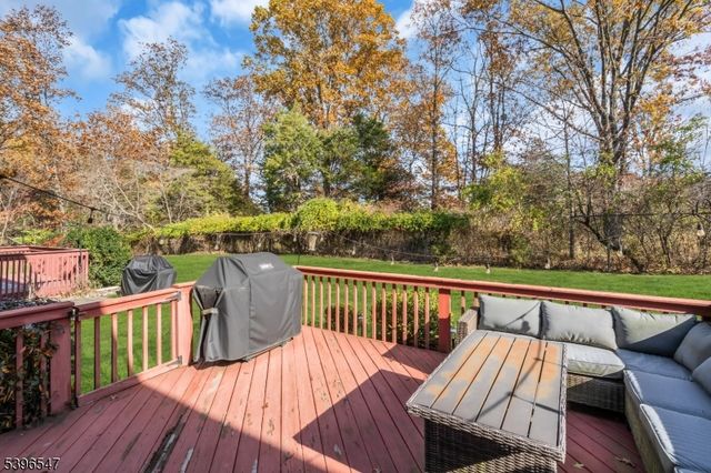 95 Stonehedge Ct, Franklin Twp., NJ 08873