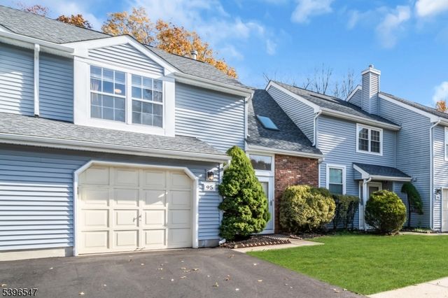 95 Stonehedge Ct, Franklin Twp., NJ 08873