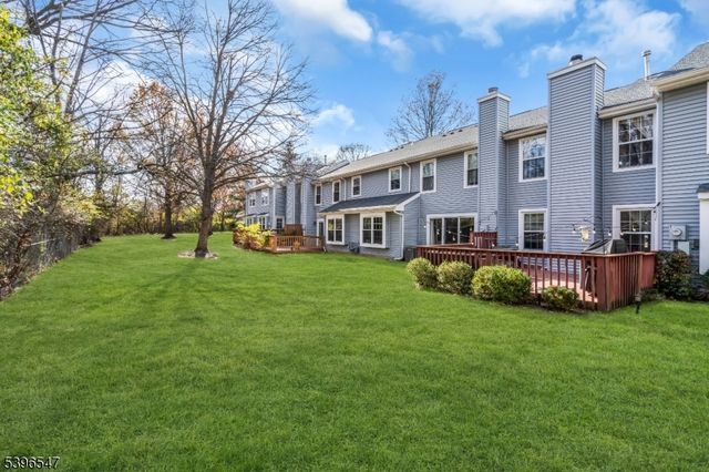 95 Stonehedge Ct, Franklin Twp., NJ 08873
