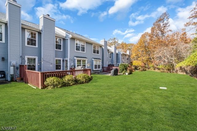 95 Stonehedge Ct, Franklin Twp., NJ 08873