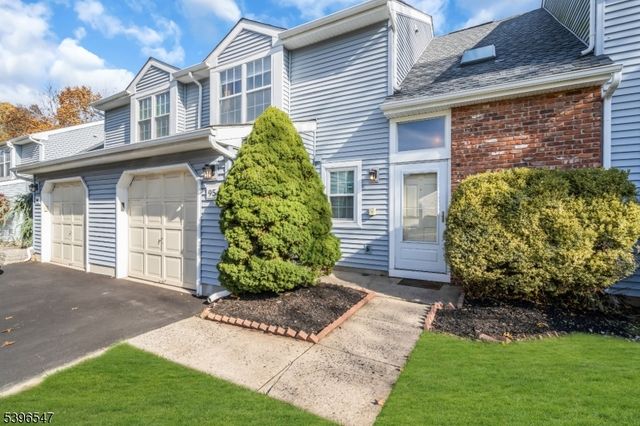 95 Stonehedge Ct, Franklin Twp., NJ 08873