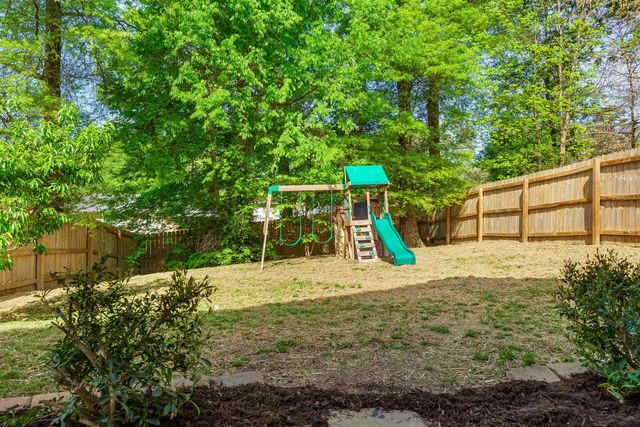 482 Candytuft Lane, Hixson, TN 37343