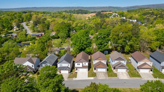 482 Candytuft Lane, Hixson, TN 37343