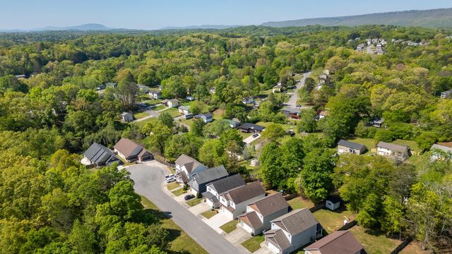 482 Candytuft Lane, Hixson, TN 37343
