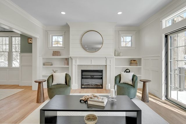 1 Cushing Street, Lexington, MA 02420