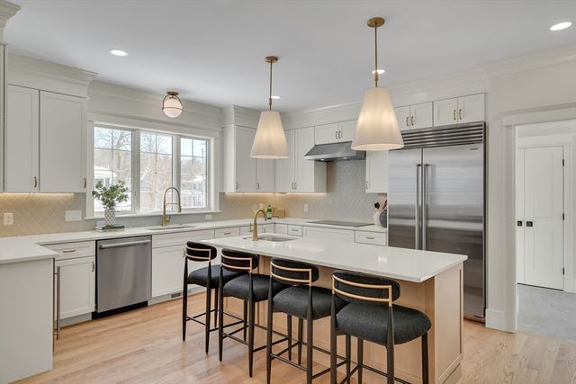 1 Cushing Street, Lexington, MA 02420