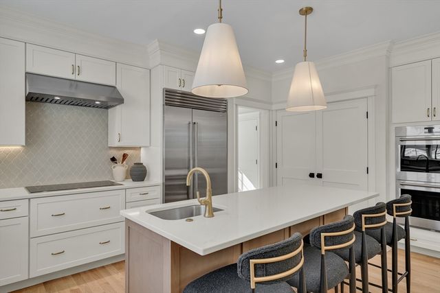 1 Cushing Street, Lexington, MA 02420