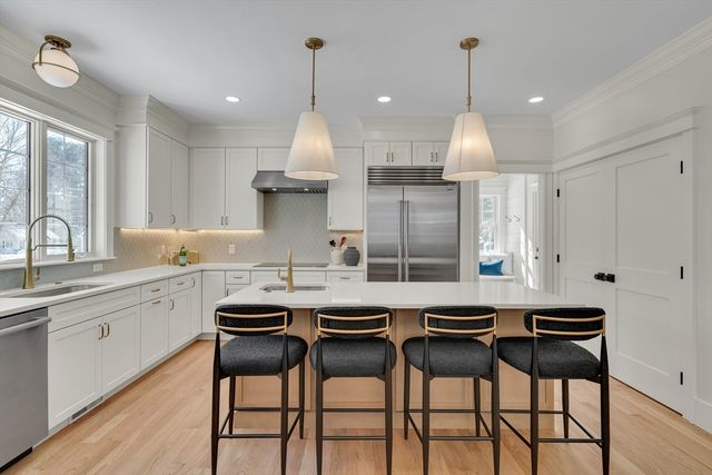 1 Cushing Street, Lexington, MA 02420