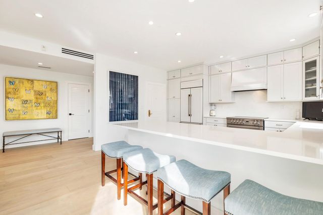 401 Worth Avenue 201, Palm Beach, FL 33480