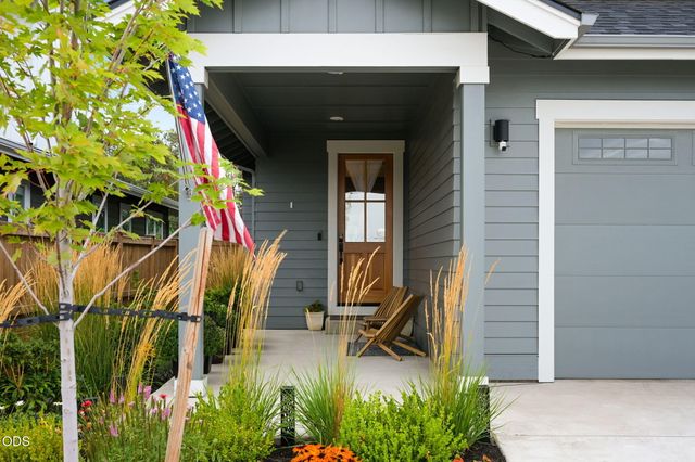 61173 SE Wagyu Drive, Bend, OR 97702